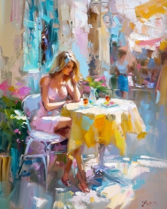 Femme assise &agrave; une table de caf&eacute; en terrasse
