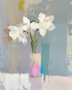 Fiori Bianchi in un Vaso Alto