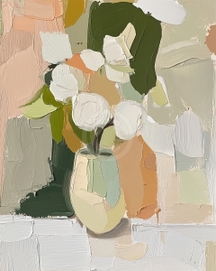 Fleurs Blanches dans un Vase Vert Doux